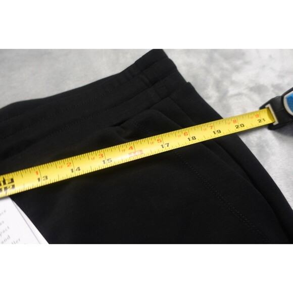 Threads 4 Thought Women's Large Black Bermuda Stretch Curvy Shorts NWT - Picture 4 of 7